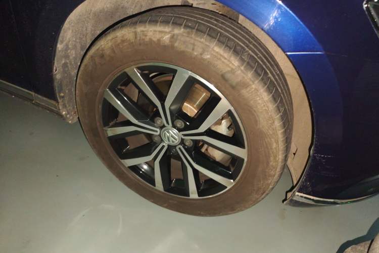 Used Volkswagen Variant 2018 380TSI Two-Wheel Drive Comfort Edition Right Front Wheel Hub