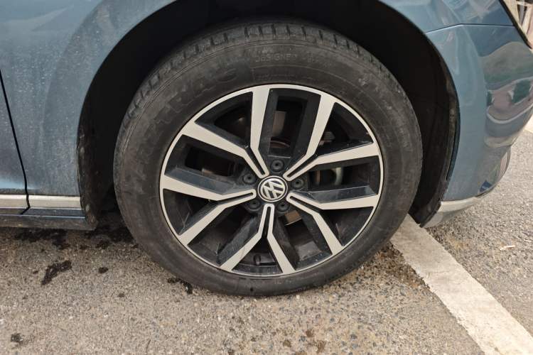 Used Volkswagen Variant 2018 380TSI Two-Wheel Drive Comfort Edition Right Front Wheel Hub