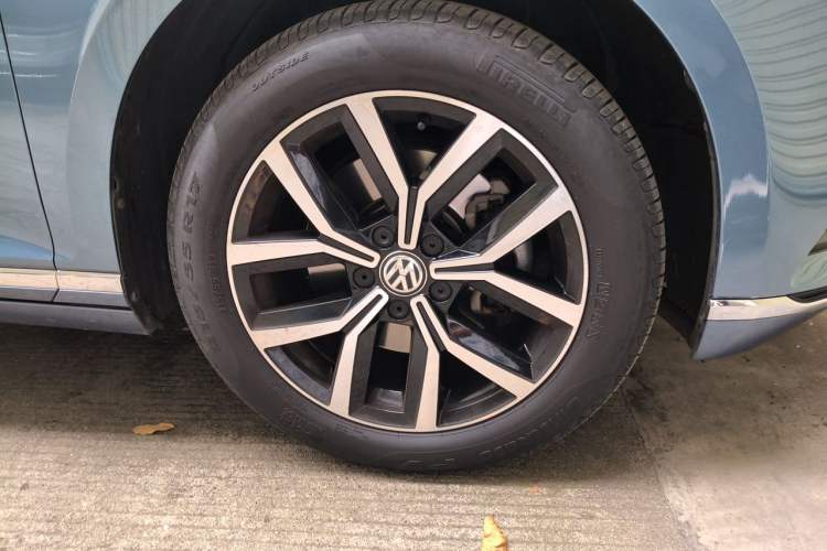 Used Volkswagen Variant 2018 380TSI Two-Wheel Drive Comfort Edition Right Front Wheel Hub