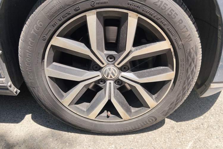 Used Volkswagen Variant 2018 380TSI Two-Wheel Drive Comfort Edition Right Front Wheel Hub