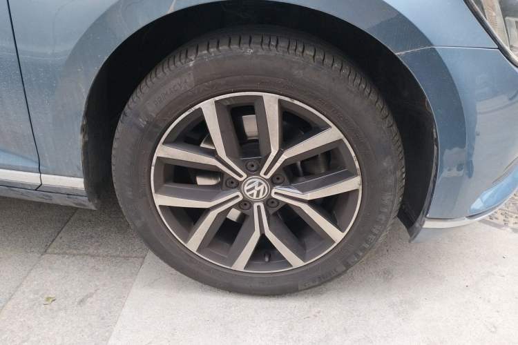 Used Volkswagen Variant 2018 380TSI Two-Wheel Drive Comfort Edition Right Front Wheel Hub