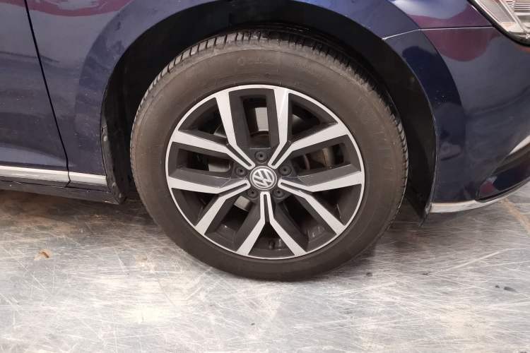 Used Volkswagen Variant 2018 380TSI Two-Wheel Drive Comfort Edition Right Front Wheel Hub