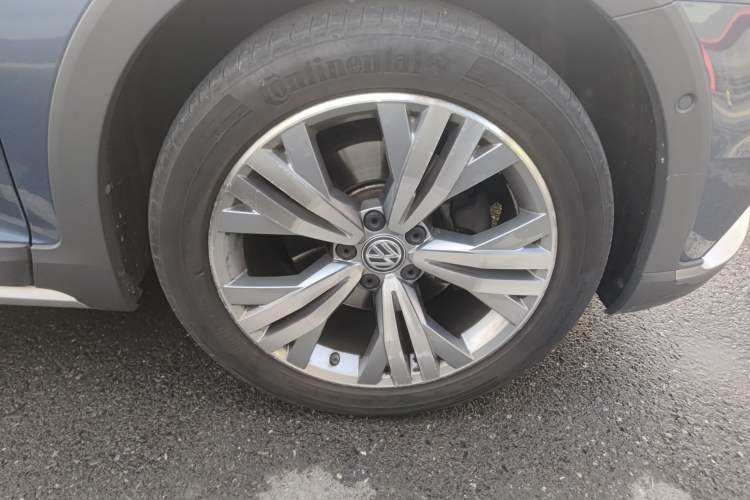 Used Volkswagen Variant 2018 380TSI Four-Wheel Drive Trail Edition Right Front Wheel Hub