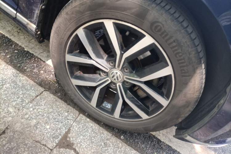 Used Volkswagen Variant 2018 380TSI Two-Wheel Drive Comfort Edition Right Front Wheel Hub