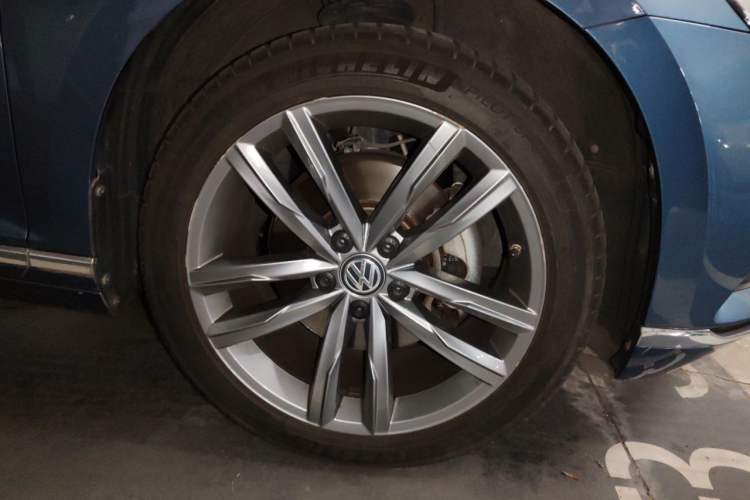 Used Volkswagen Variant 2018 380TSI Two-Wheel Drive Comfort Edition Right Front Wheel Hub