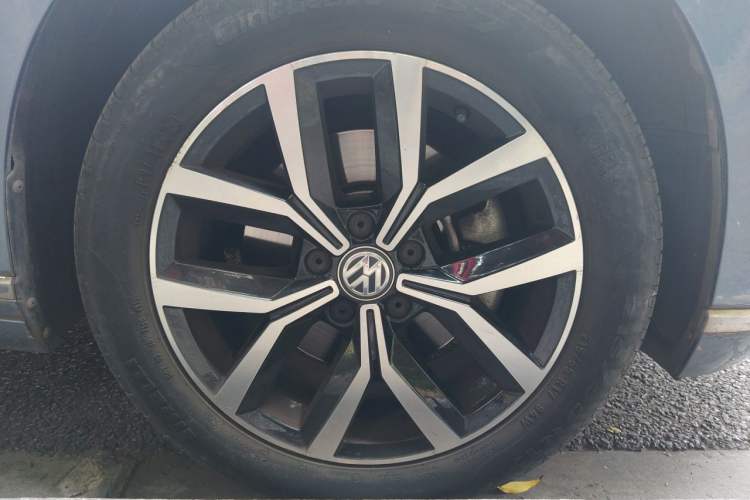Used Volkswagen Variant 2018 380TSI Two-Wheel Drive Comfort Edition Right Front Wheel Hub