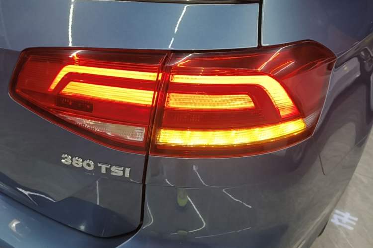 Used Volkswagen Variant 2018 380TSI Two-Wheel Drive Comfort Edition Right Rear Taillight