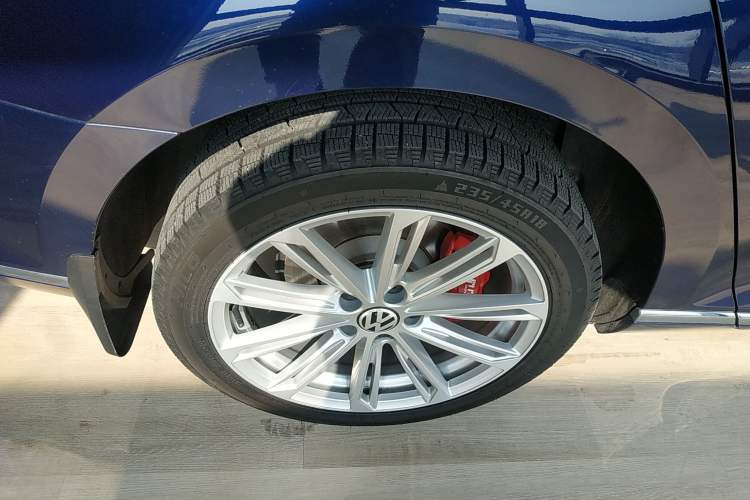 Used Volkswagen Variant 2018 380TSI Two-Wheel Drive Comfort Edition Right Rear Wheel Hub