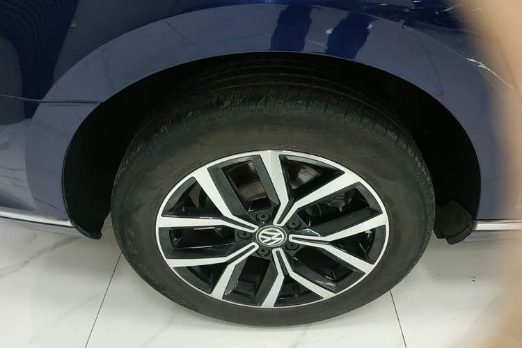 Used Volkswagen Variant 2018 380TSI Two-Wheel Drive Comfort Edition Right Rear Wheel Hub