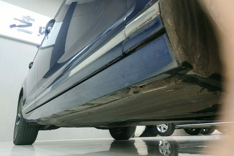 Used Volkswagen Variant 2018 380TSI Two-Wheel Drive Comfort Edition Right Side Sill