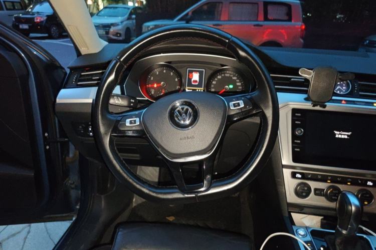 Used Volkswagen Variant 2018 380TSI Two-Wheel Drive Comfort Edition Steering Wheel