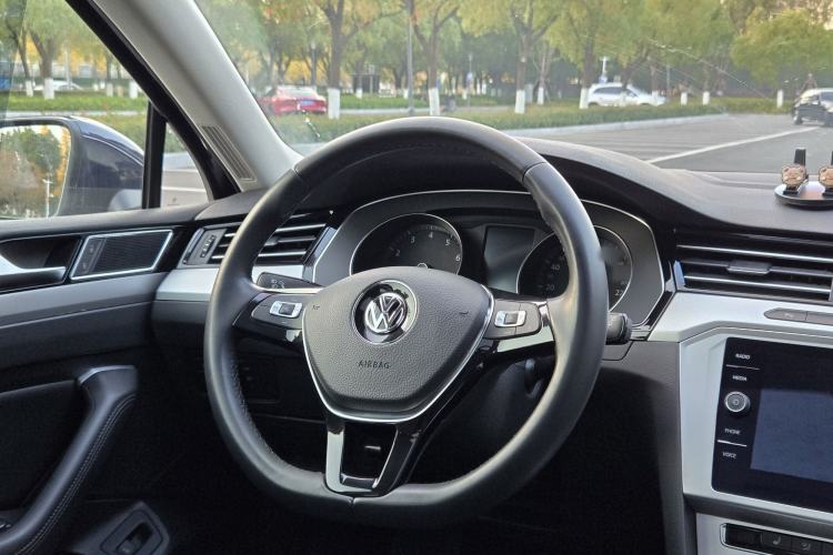 Used Volkswagen Variant 2018 380TSI Two-Wheel Drive Comfort Edition Steering Wheel