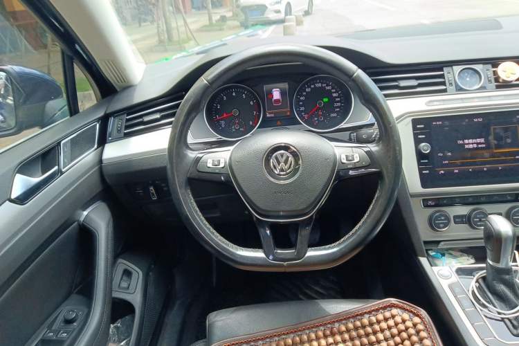 Used Volkswagen Variant 2018 380TSI Two-Wheel Drive Comfort Edition Steering Wheel