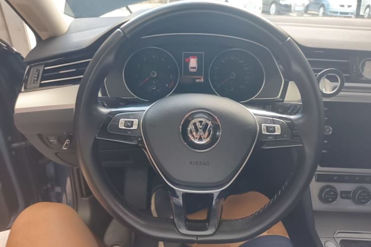 Used Volkswagen Variant 2018 380TSI Two-Wheel Drive Comfort Edition Steering Wheel