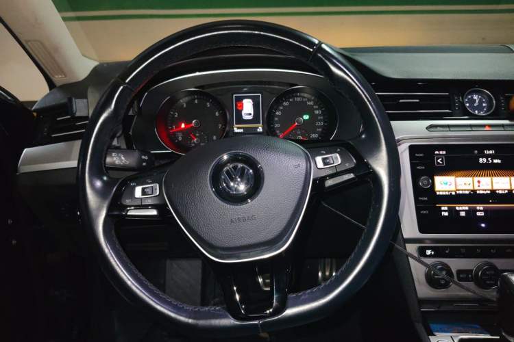 Used Volkswagen Variant 2018 380TSI Two-Wheel Drive Comfort Edition Steering Wheel