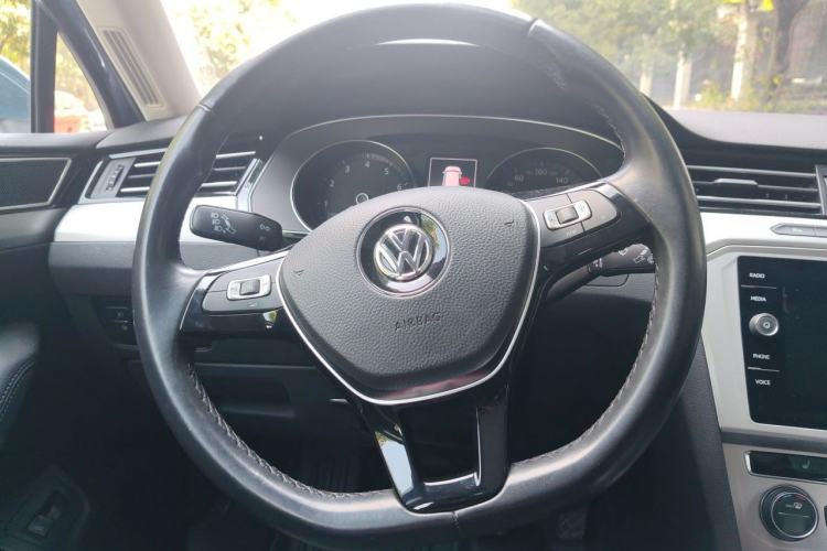 Used Volkswagen Variant 2018 380TSI Two-Wheel Drive Comfort Edition Steering Wheel