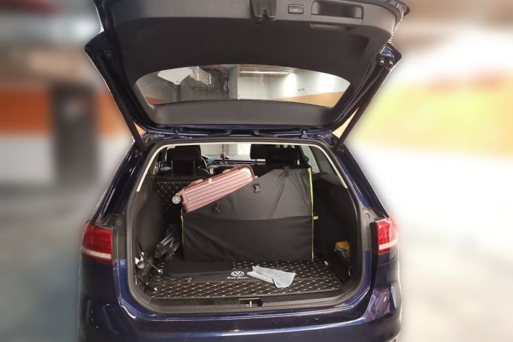 Used Volkswagen Variant 2018 380TSI Two-Wheel Drive Comfort Edition Trunk