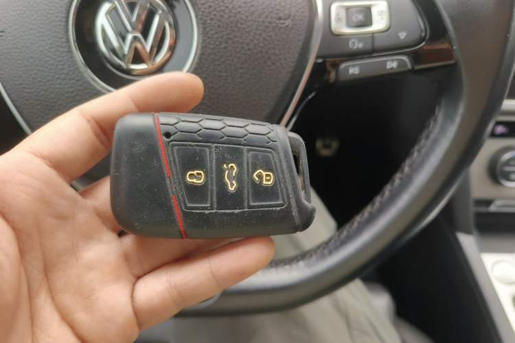 Used Volkswagen Variant 2018 380TSI Two-Wheel Drive Comfort Edition Vehicle Key