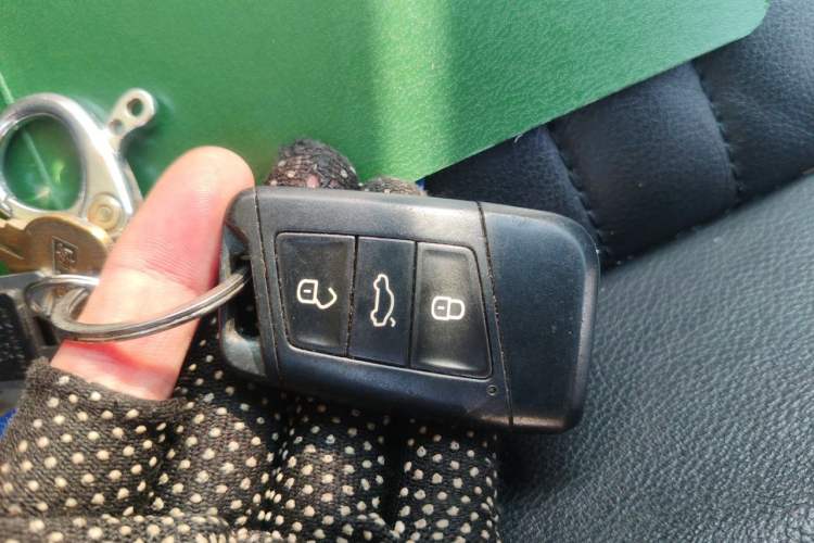 Used Volkswagen Variant 2018 380TSI Two-Wheel Drive Comfort Edition Vehicle Key