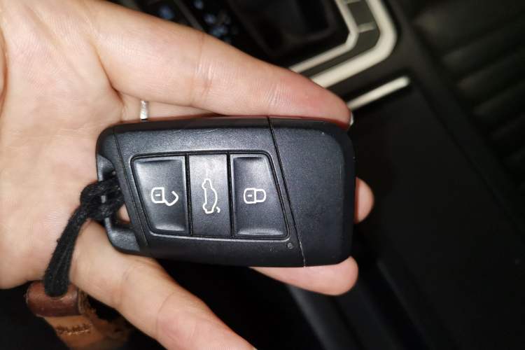 Used Volkswagen Variant 2018 380TSI Two-Wheel Drive Comfort Edition Vehicle Key