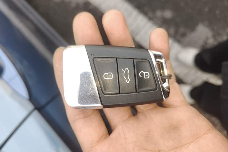 Used Volkswagen Variant 2018 380TSI Four-Wheel Drive Trail Edition Vehicle Key