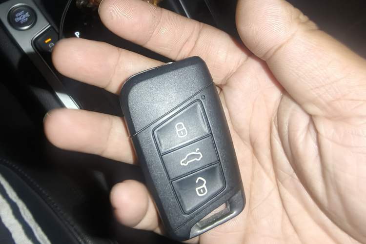 Used Volkswagen Variant 2018 380TSI Two-Wheel Drive Comfort Edition Vehicle Key