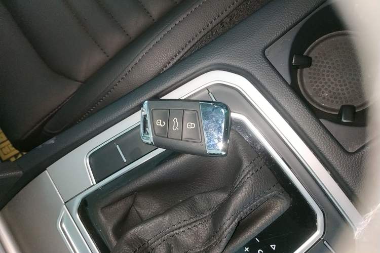 Used Volkswagen Variant 2018 380TSI Two-Wheel Drive Comfort Edition Vehicle Key