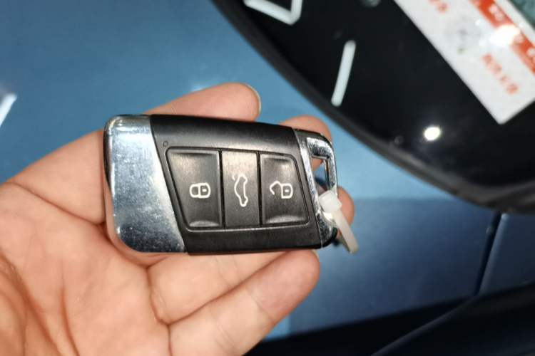 Used Volkswagen Variant 2018 380TSI Two-Wheel Drive Comfort Edition Vehicle Key
