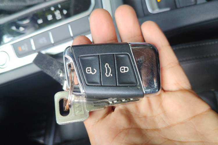 Used Volkswagen Variant 2018 380TSI Two-Wheel Drive Comfort Edition Vehicle Key