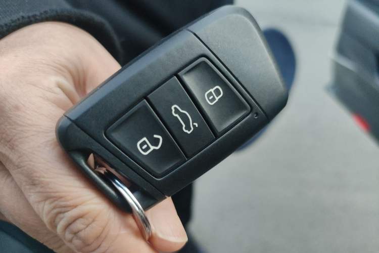 Used Volkswagen Variant 2018 380TSI Two-Wheel Drive Comfort Edition Vehicle Key