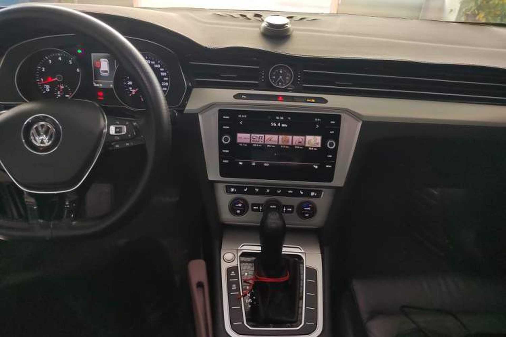 Used Volkswagen Variant 2018 380TSI Two-Wheel Drive Comfort Edition Audio And AC Panel