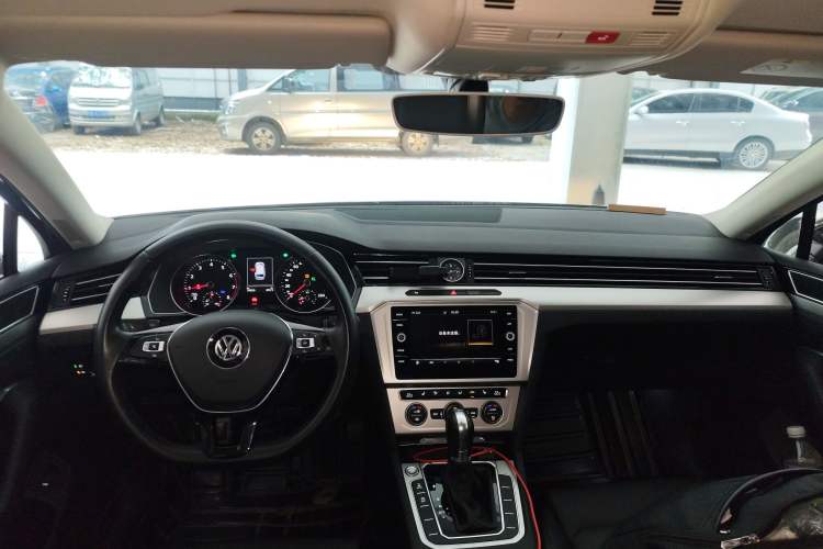 Used Volkswagen Variant 2018 380TSI Two-Wheel Drive Comfort Edition Center Console