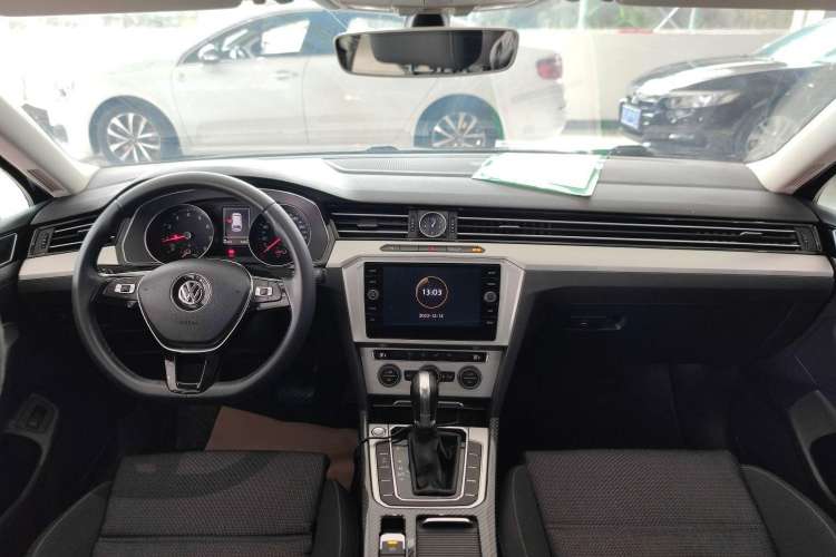 Used Volkswagen Variant 2018 280TSI Two-Wheel Drive Comfort Edition Center Console