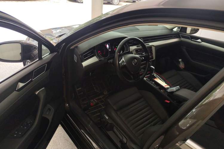 Used Volkswagen Variant 2018 380TSI Two-Wheel Drive Comfort Edition Driver Seat