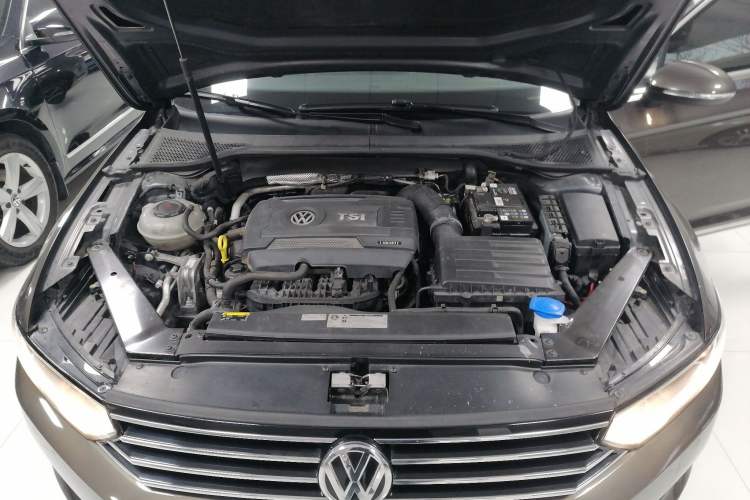 Used Volkswagen Variant 2018 380TSI Two-Wheel Drive Comfort Edition Engine Bay