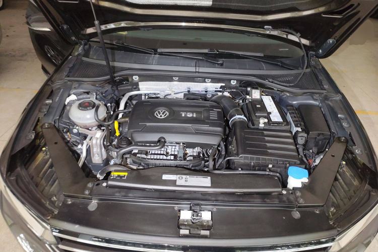 Used Volkswagen Variant 2018 380TSI Two-Wheel Drive Comfort Edition Engine Bay