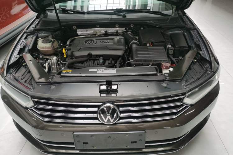 Used Volkswagen Variant 2018 380TSI Two-Wheel Drive Comfort Edition Engine Bay
