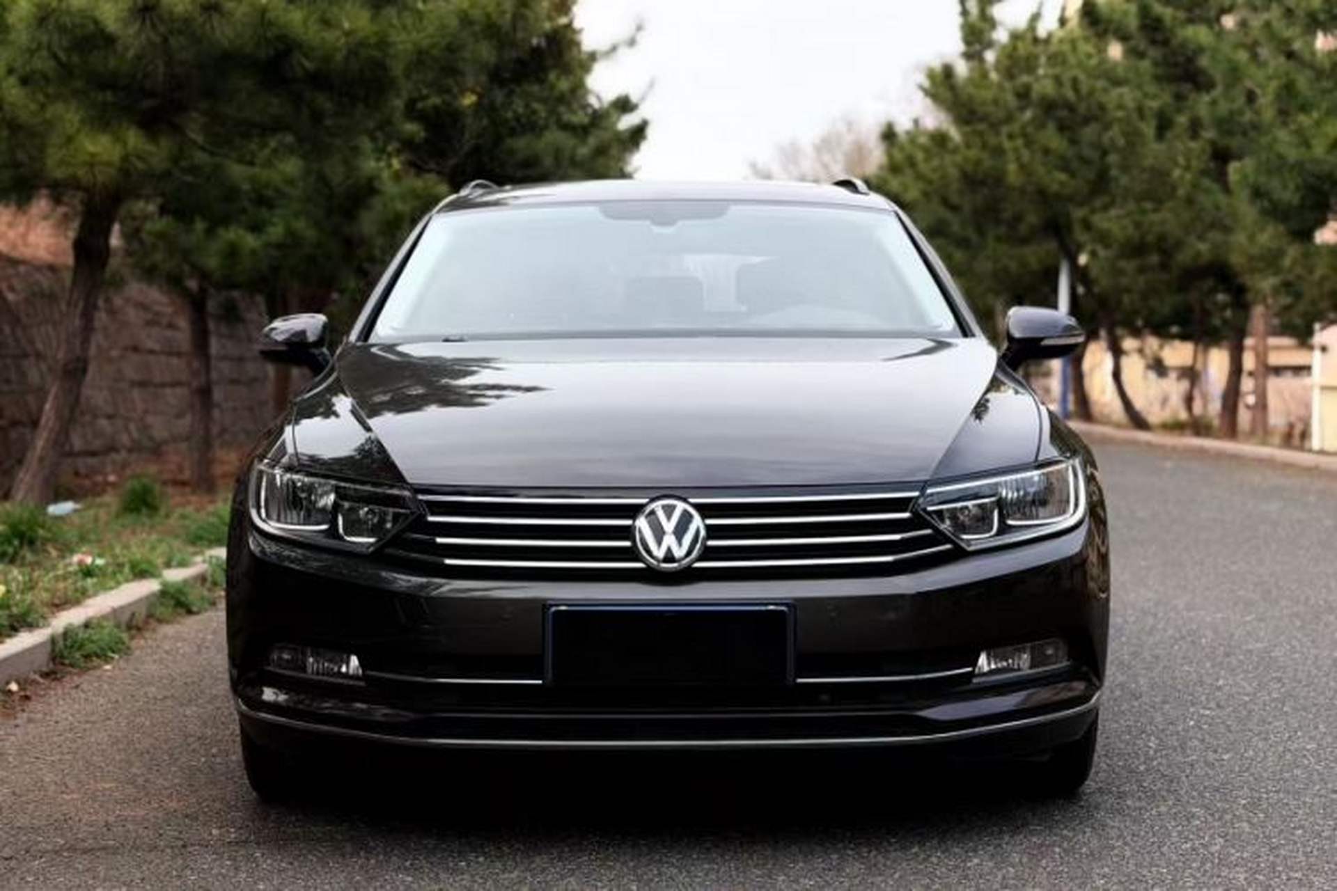 Used Volkswagen Variant 2018 380TSI Two-Wheel Drive Comfort Edition Exterior 2