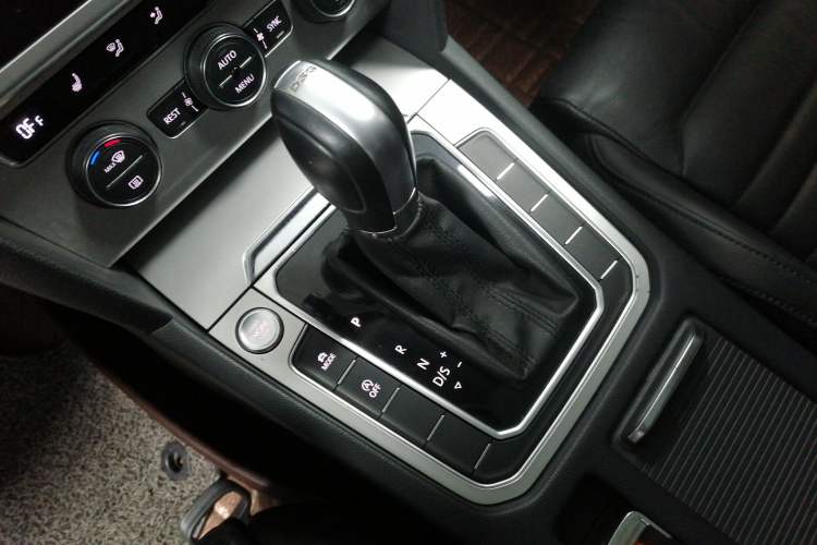Used Volkswagen Variant 2018 380TSI Two-Wheel Drive Comfort Edition Gear Lever