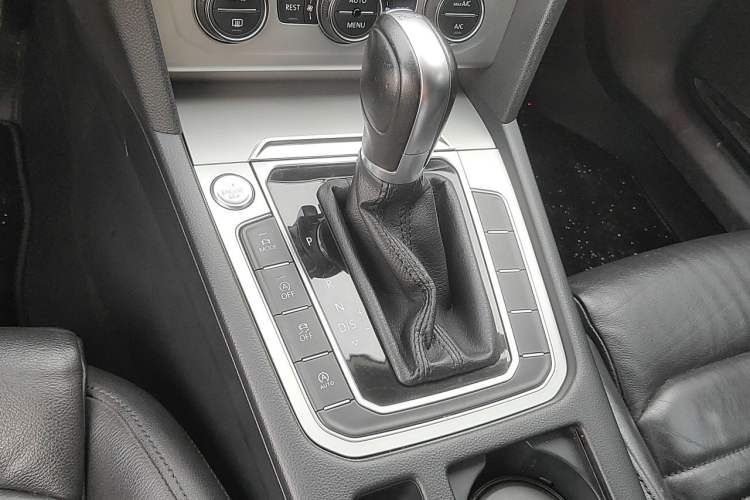 Used Volkswagen Variant 2018 380TSI Two-Wheel Drive Comfort Edition Gear Lever