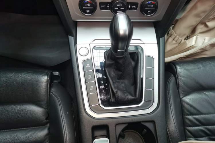 Used Volkswagen Variant 2018 380TSI Two-Wheel Drive Comfort Edition Gear Lever
