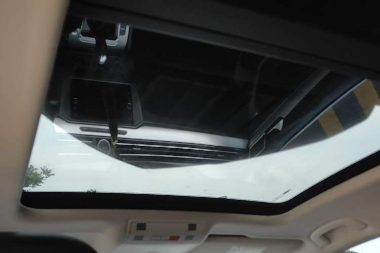 Used Volkswagen Variant 2018 380TSI Two-Wheel Drive Comfort Edition Headliner