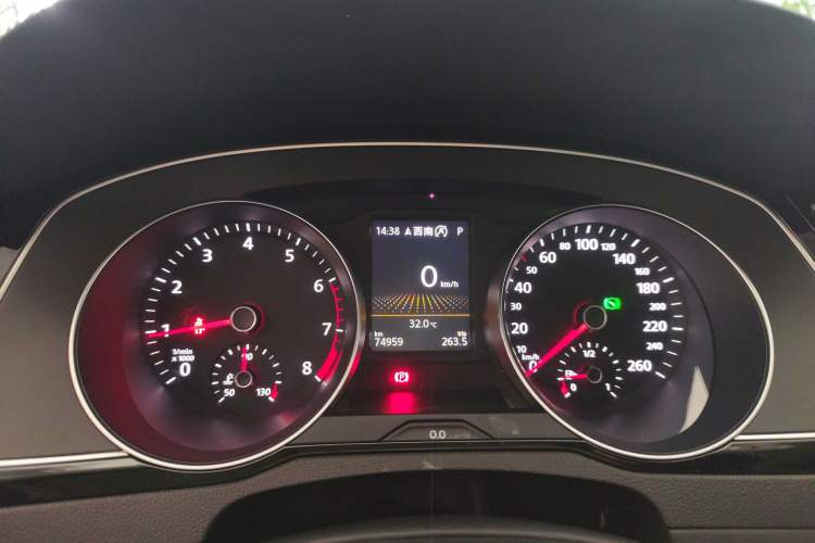 Used Volkswagen Variant 2018 380TSI Two-Wheel Drive Comfort Edition Instrument Cluster