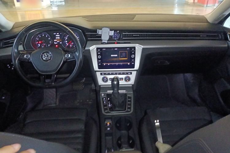 Used Volkswagen Variant 2018 380TSI Two-Wheel Drive Comfort Edition Interior 2