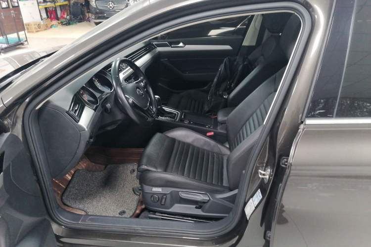 Used Volkswagen Variant 2018 380TSI Two-Wheel Drive Comfort Edition Left Front Seat