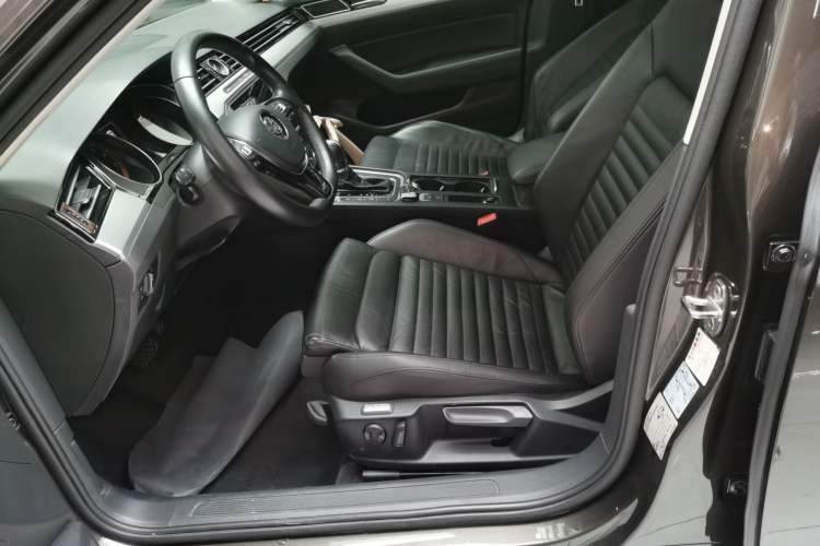 Used Volkswagen Variant 2018 380TSI Two-Wheel Drive Comfort Edition Left Front Seat
