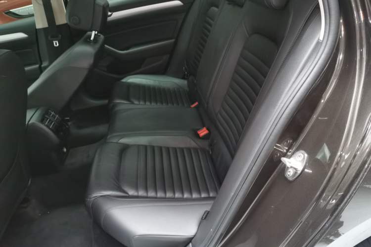 Used Volkswagen Variant 2018 380TSI Two-Wheel Drive Comfort Edition Left Rear Seat