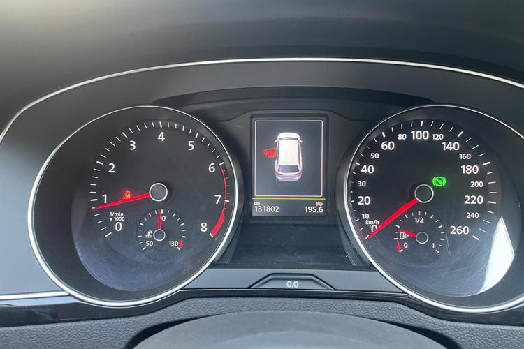 Used Volkswagen Variant 2018 380TSI Two-Wheel Drive Comfort Edition Odometer Close Up