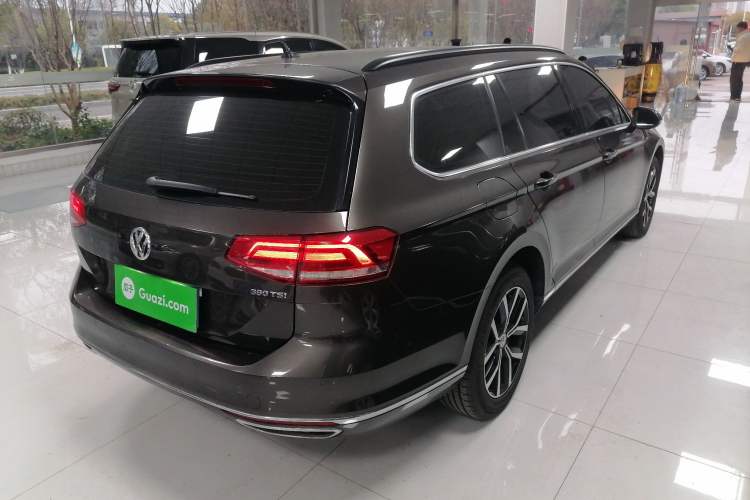 Used Volkswagen Variant 2018 380TSI Two-Wheel Drive Comfort Edition Rear Right 45 Deg