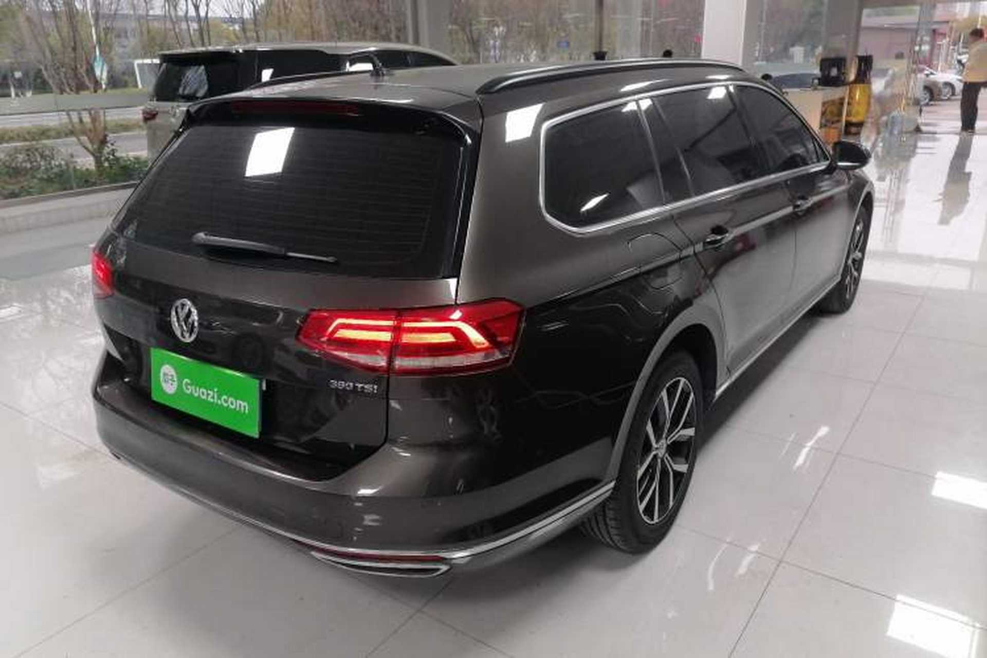 Used Volkswagen Variant 2018 380TSI Two-Wheel Drive Comfort Edition Rear Right 45 Deg